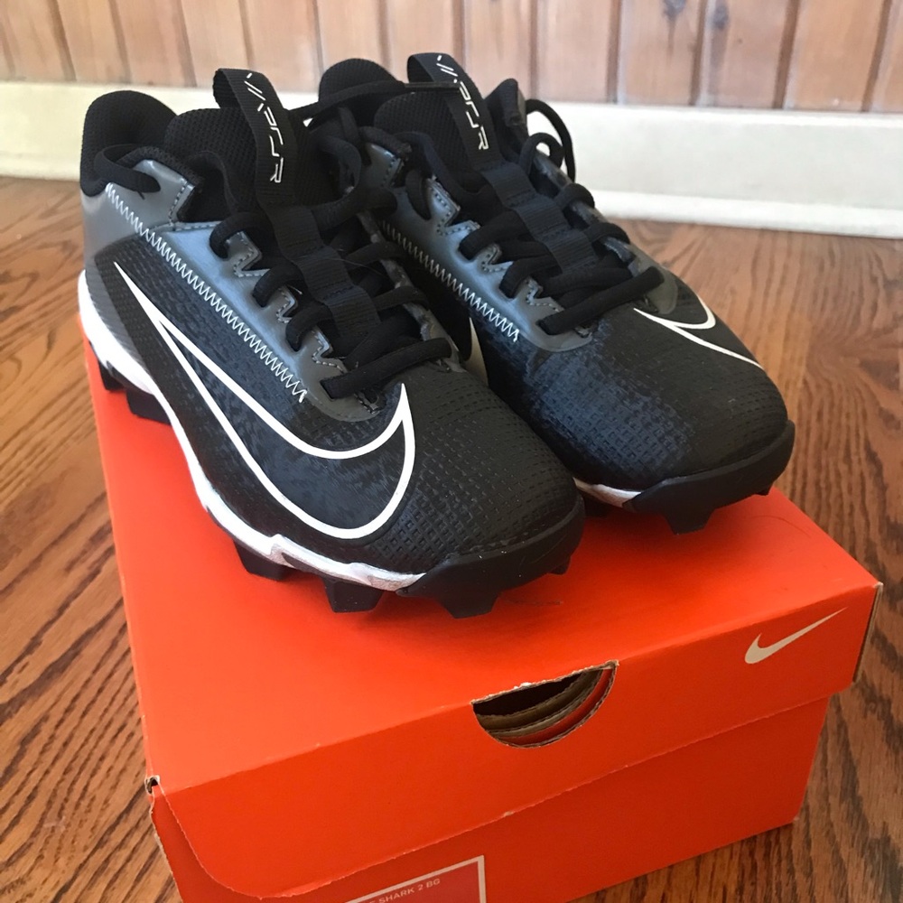 Boys Nike football cleats, size 5.5Y, in great condition